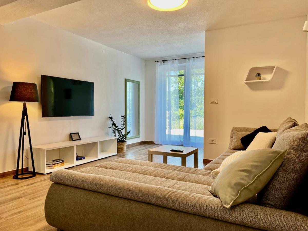 Apartment Zen スポージニ・スコーフィ エクステリア 写真