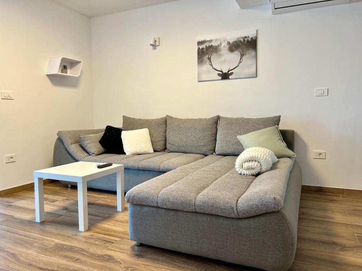 Apartment Zen スポージニ・スコーフィ エクステリア 写真